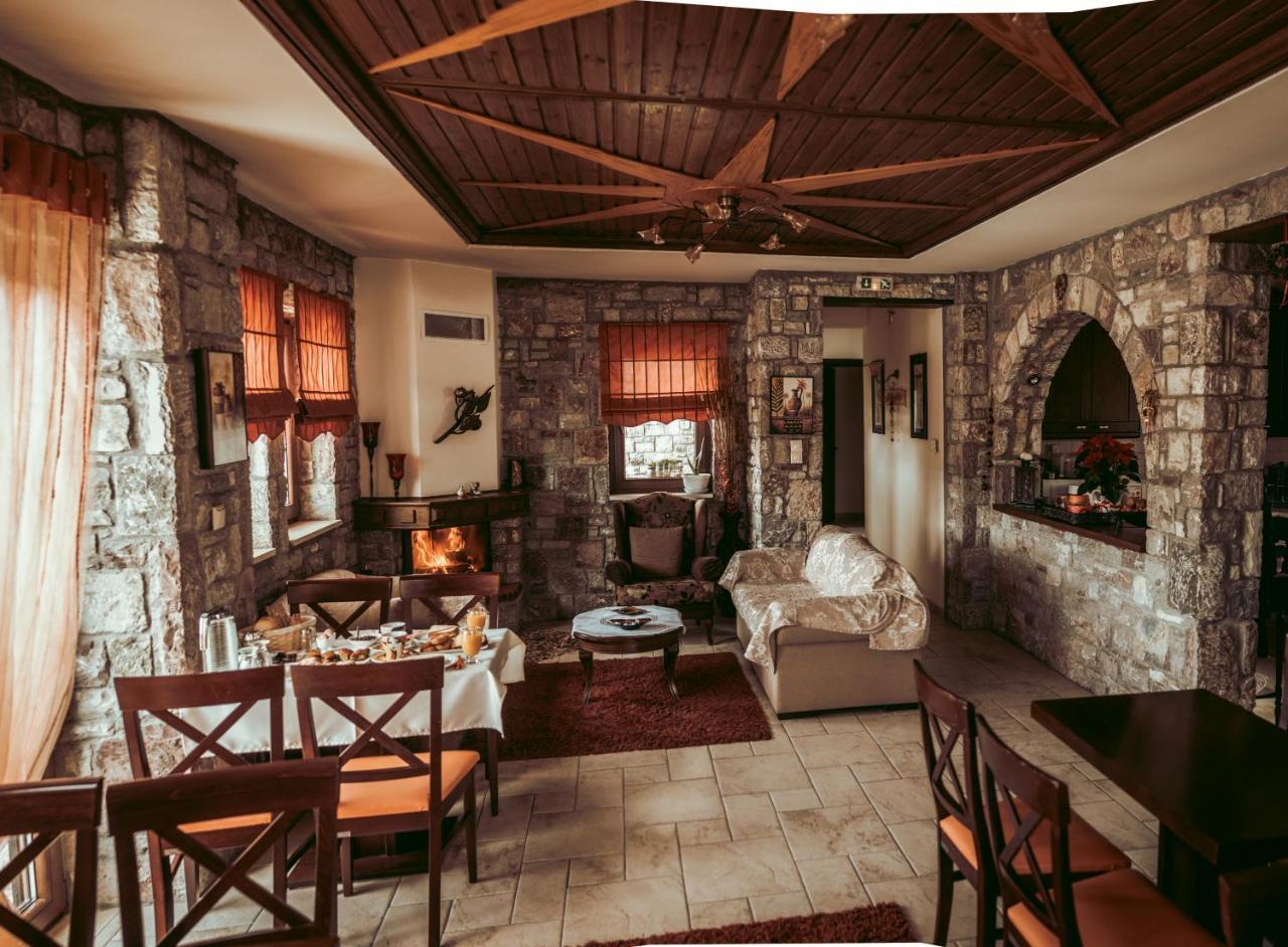 Filoxenia Hotel Koutsodimos Exterior photo